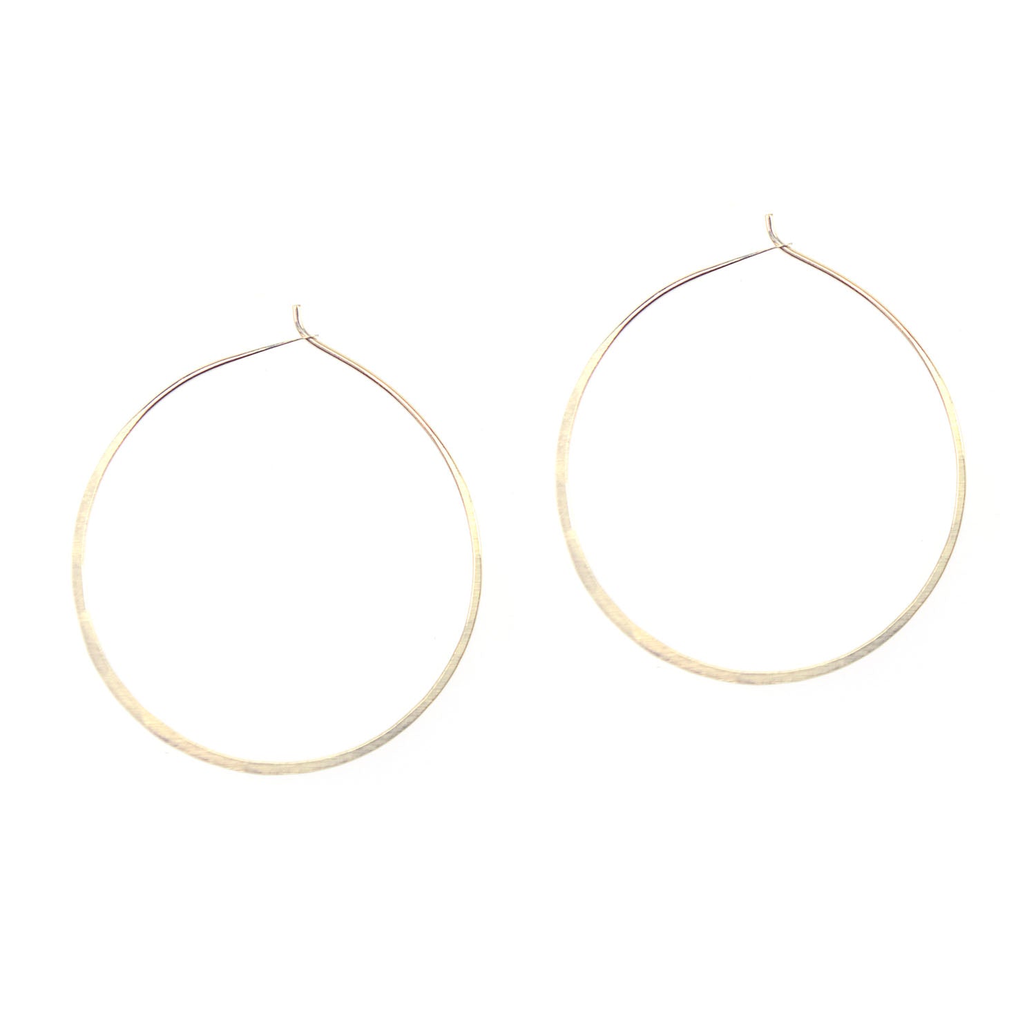 Thin gold wire hot sale hoop earrings