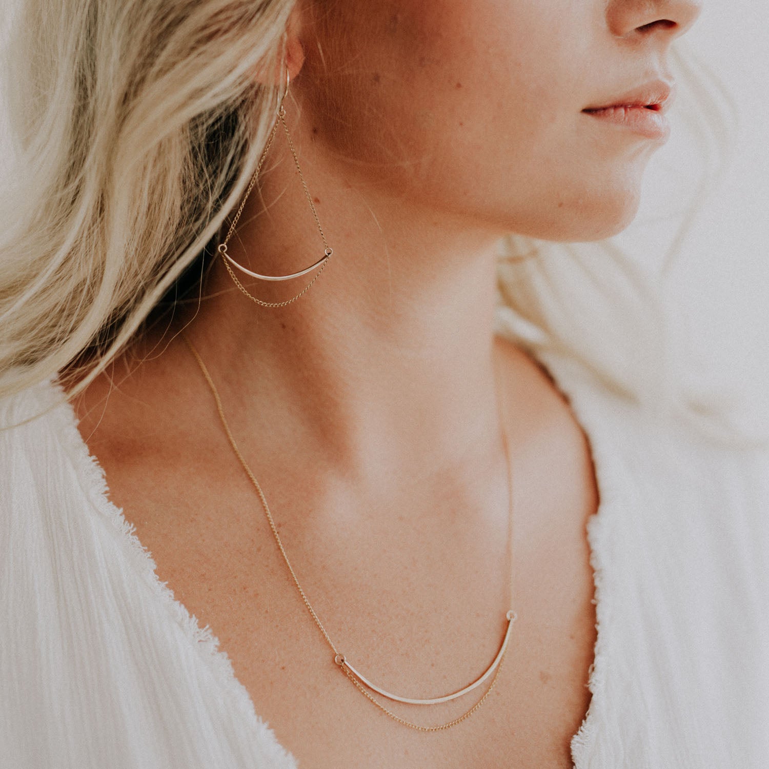 Delicate Chain Verge Necklace - Favor Jewelry