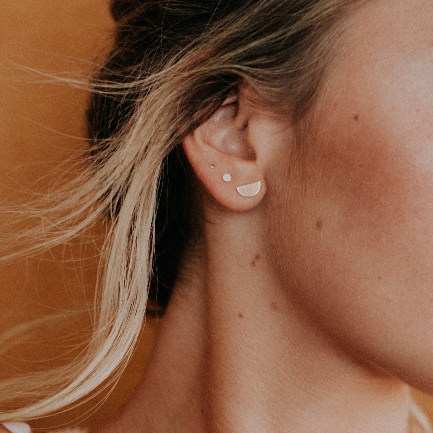 Half Moon Horizon Post Earrings - Favor Jewelry
