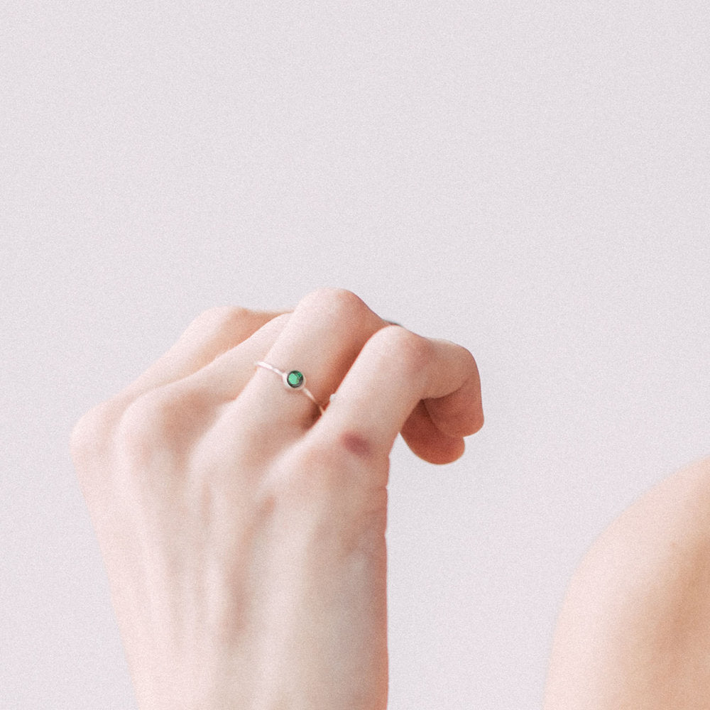 Simple Emerald Circa Ring - Favor Jewelry