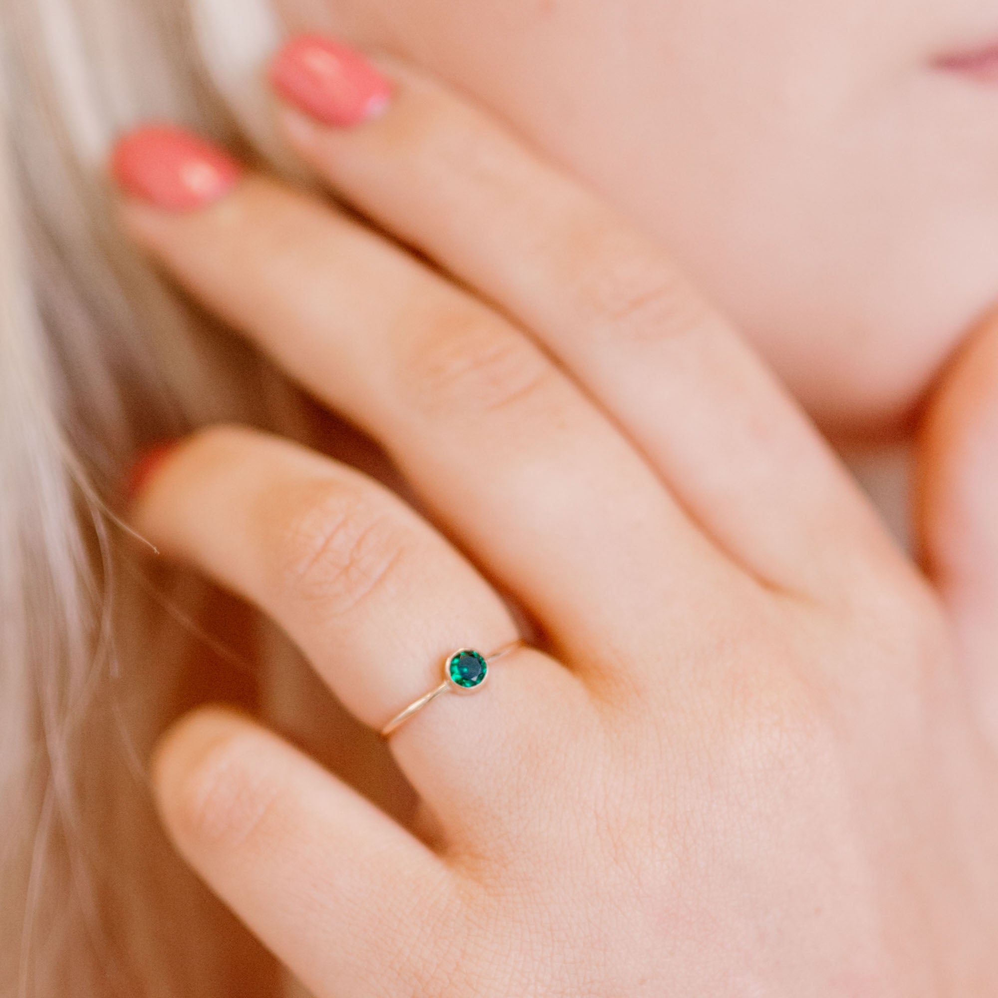 Simple Emerald Circa Ring - Favor Jewelry
